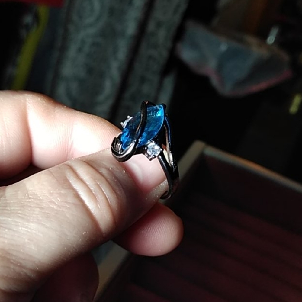 Ring - Picture 4 of 4